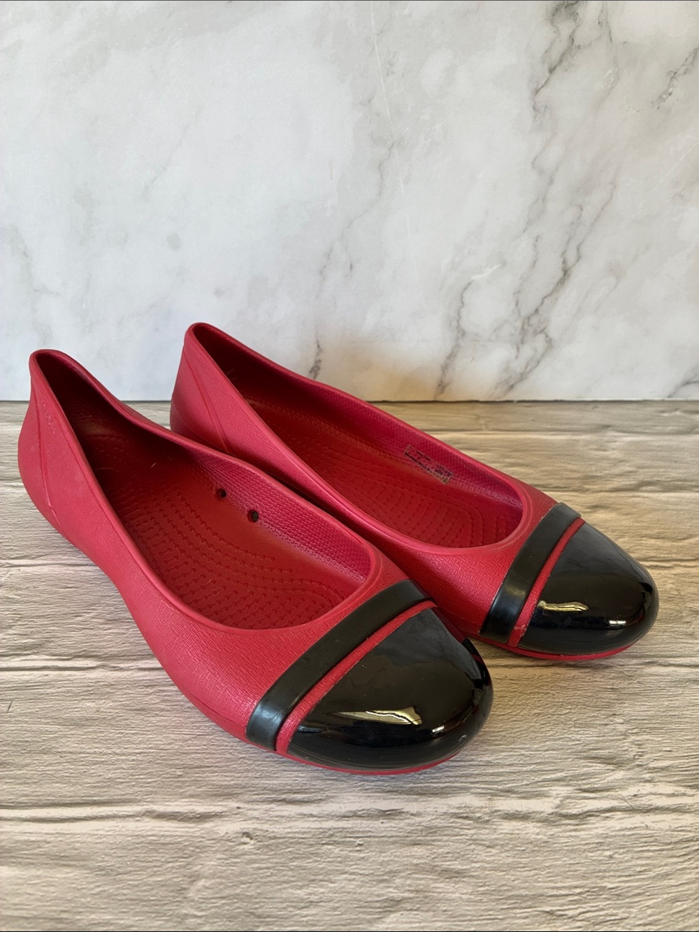 CROCS Women’s Red Ballet Flats With Black Toe Cap